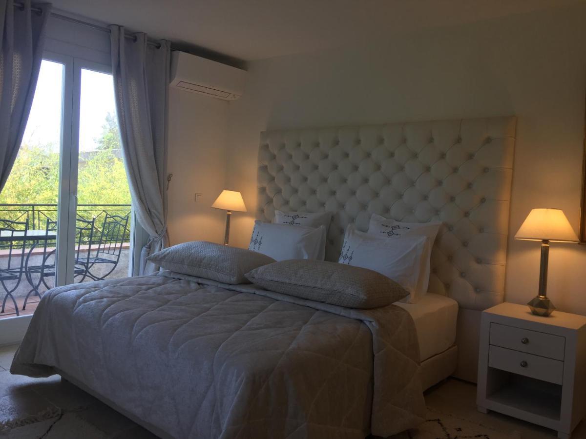 Louise-rose 3*